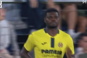 32岁托马斯上演加盟黄潜后西甲首秀，替补登场时掌声嘘声并起