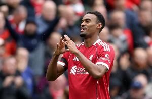 赫拉芬贝赫:续约?我在利物浦很开心,还没谈过让我们再看看吧