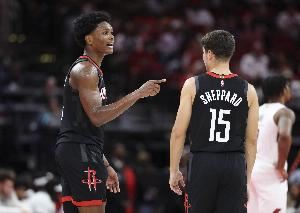 火箭后场新答案?谢泼德并非传统控卫 却是阿门的完美搭档